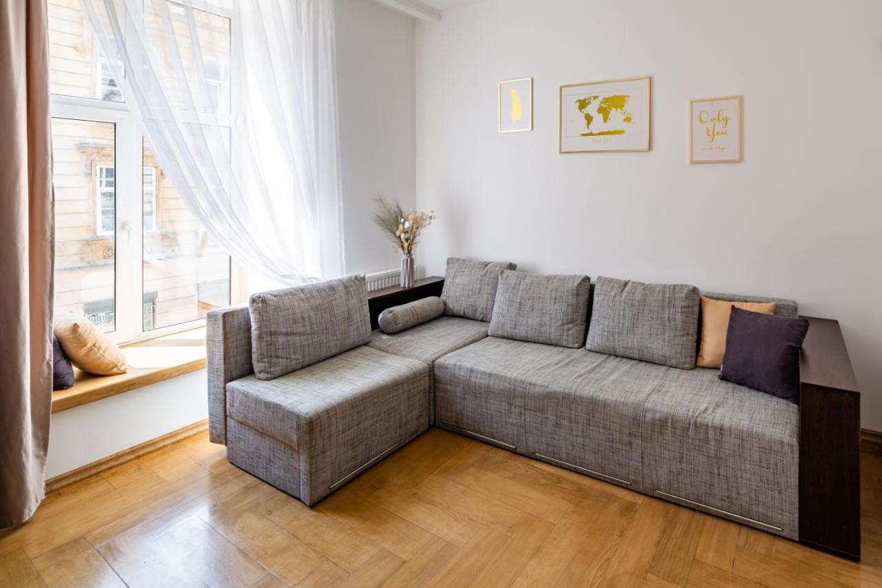Three Bedroom Apartment On Rynok Square リヴィウ エクステリア 写真